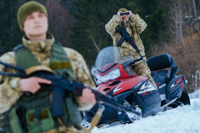 Шукали контрабанду: силовики провели обшуки у будинках жителів Буковини