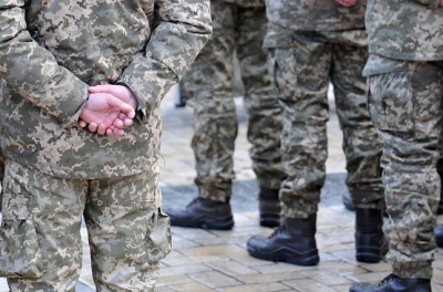 Воєнний стан: на Вінничині цивільним заборонили носити військову форму