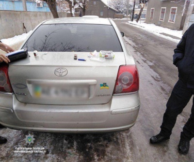 У Чернівцях затримали водія, який керував автівкою «під кайфом»