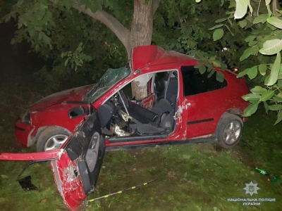 Смертельна ДТП: у Чернівцях заарештували молодика, який на «євроблясі» протаранив дерево