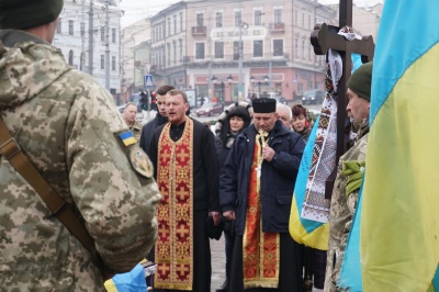 У центрі Чернівців попрощалися із Сергієм Проданюком, який загинув на фронті - фото