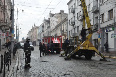 Поліція відкрила провадження за фактом пожежі в центрі Чернівців