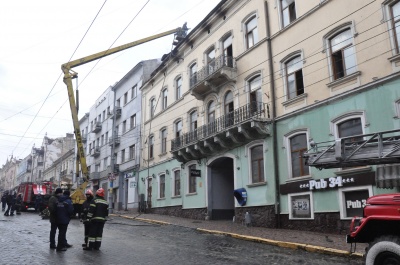 Поліція відкрила провадження за фактом пожежі в центрі Чернівців