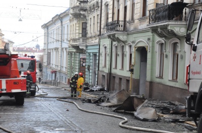 Поліція відкрила провадження за фактом пожежі в центрі Чернівців