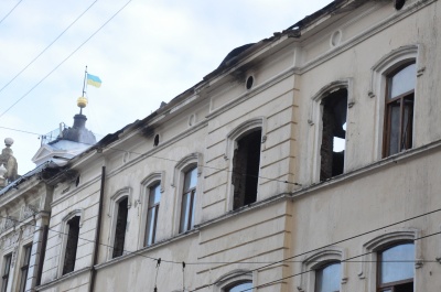 Поліція відкрила провадження за фактом пожежі в центрі Чернівців