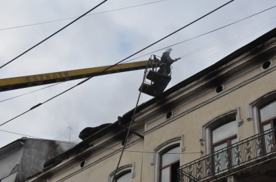 Поліція відкрила провадження за фактом пожежі в центрі Чернівців