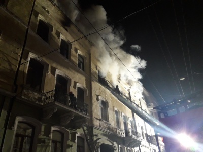 Пожежу в центрі Чернівців ліквідовували 8 годин, - рятувальники