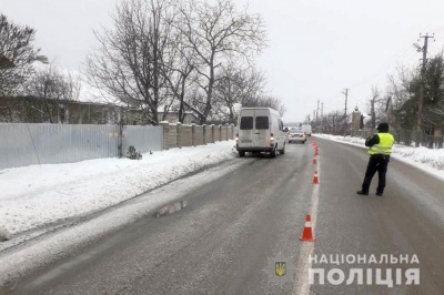 На Хмельниччині водій з Буковини збив двох пішоходів - фото