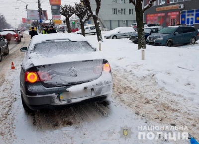 У Чернівцях Volkswagen збив пішохода: потерпіла отримала численні травми