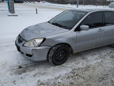 На Буковині в потрійній ДТП постраждало авто поліції - фото