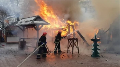 Пожежа у центрі Львова: кількість постраждалих зросла, усі ярмарки припиняють роботу