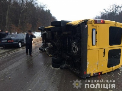 На трасі "Рівне-Луцьк" перекинулася маршрутка з 10 пасажирами