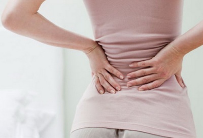 Чому краще не ігнорувати біль у спині: відповідь лікарів