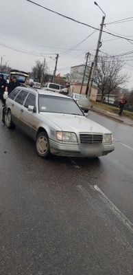 У Чернівцях водій «Жигулів» зіткнувся із «Мерседесом» - фото