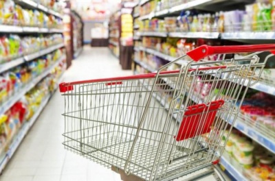 «Не платіть за розбиту пляшку у супермаркеті»: фахівці розповіли про права споживачів