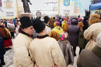 На Центральній площі розпочався фестиваль колядок - фото