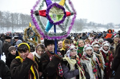 «Від Різдва Христового до Йордану»: у Чернівцях у музеї просто неба розпочалось фольклорне свято