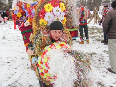 У Чернівцях сотні людей у колі заспівали колядку - фото