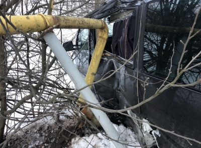 У Сторожинці п'яний водій мікроавтобуса злетів з дороги та пошкодив газопровід - фото