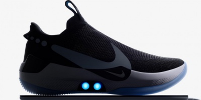 Компанія Nike презентувала кросівки з автоматичної шнурівкою