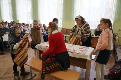 У Чернівцях заколядували 800 школярів - відео