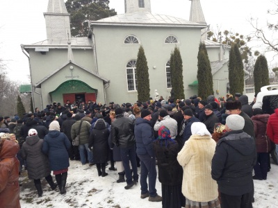 На Буковині ще одна церковна громада вирішила розірвати стосунки з УПЦ МП - фото