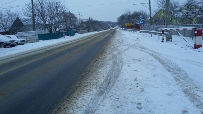 Яка ситуація на трасах Буковини: поліція попередила про ожеледицю