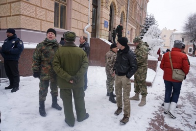 Непорозуміння серед бійців АТО: у Чернівцях розпочалися збори - відео