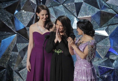 51-річна Сальма Хайєк прийшла на "Оскар" у діамантах вартістю у $4 млн - фото