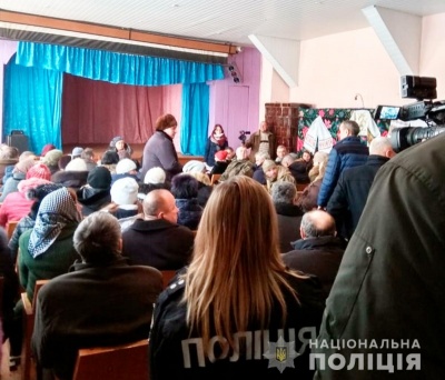 Поліція відкрила провадження щодо перешкоджання журналістці з боку вірян у церкві на Буковині