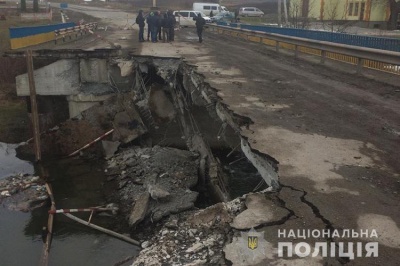 На Тернопільщині обвалився міст через річку Серет