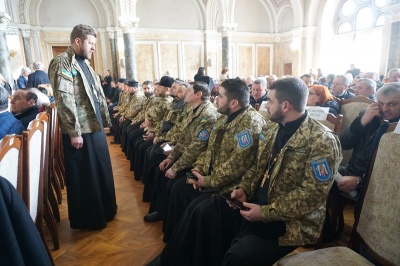 Глава ПЦУ Епіфаній привіз до Чернівців копію томосу - фото