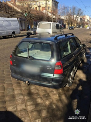 У Чернівцях поліція за тиждень виявила чотири факти підробки документів у водіїв