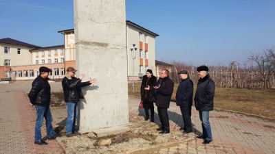 Як виглядатиме пам’ятник Леоніду Каденюку в його рідному селі на Буковині – фото