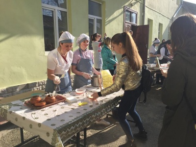 У Чернівцях відбувся фестиваль борщу – фото