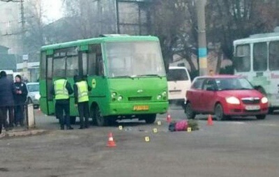 Маршрутка збила жінку в Чернівцях: що відомо на цей час