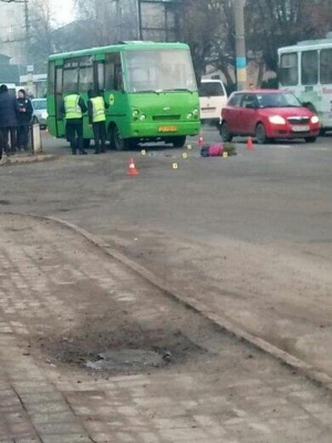 ДТП з маршруткою та «біла балаклава». Головні новини Буковини 19 лютого