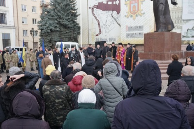 У Чернівцях панахидою вшанували пам’ять Героїв Небесної сотні – фото