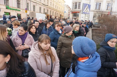 У Чернівцях панахидою вшанували пам’ять Героїв Небесної сотні – фото