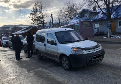 Потрійна ДТП: на Буковині зіткнулися автівки - фото