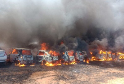 В Індії, під час авіасалону, на парковці згоріли майже 300 авто