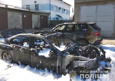 У Черніцях згоріли два автомобілі