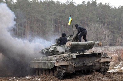 Доба на Донбасі: бойовики завдавали ударів з танків та артилерії, один військовий загинув