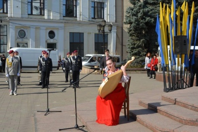 Кобзарю - 205: у центрі Чернівців вшанували пам’ять Тараса Шевченка – фото