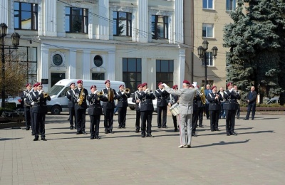 Кобзарю - 205: у центрі Чернівців вшанували пам’ять Тараса Шевченка – фото