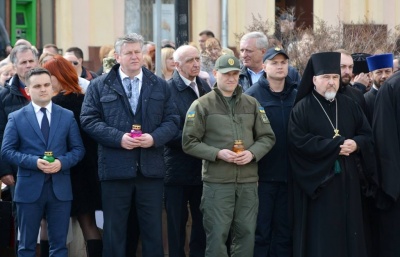 Кобзарю - 205: у центрі Чернівців вшанували пам’ять Тараса Шевченка – фото