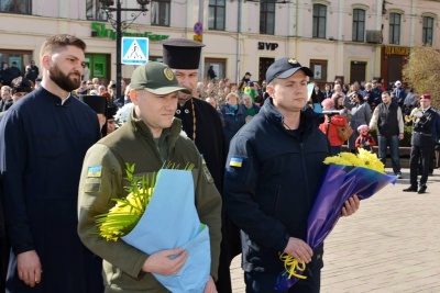 Кобзарю - 205: у центрі Чернівців вшанували пам’ять Тараса Шевченка – фото