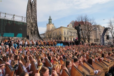 Рекорд України: 407 бандуристів у Львові одночасно виконали твори Шевченка