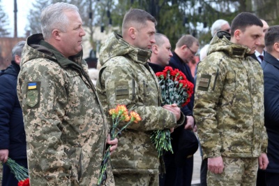 У Чернівцях до Дня добровольця вшанували загиблих учасників АТО – фото