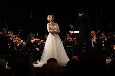 «Нарешті я в місті, де знайшла своє коріння»: Марія Максакова дала великий концерт у Чернівцях